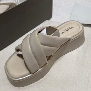 Vagabond Women's Beige Platform Slides